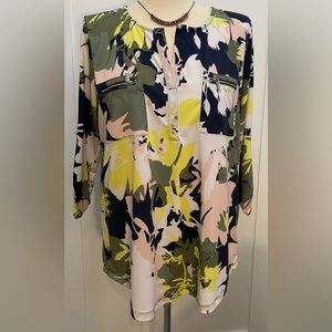 Ellen Tracy Tropical Floral Mid Sleeve VNeck Top Sz MED Green, Yellow, Pink, BLK